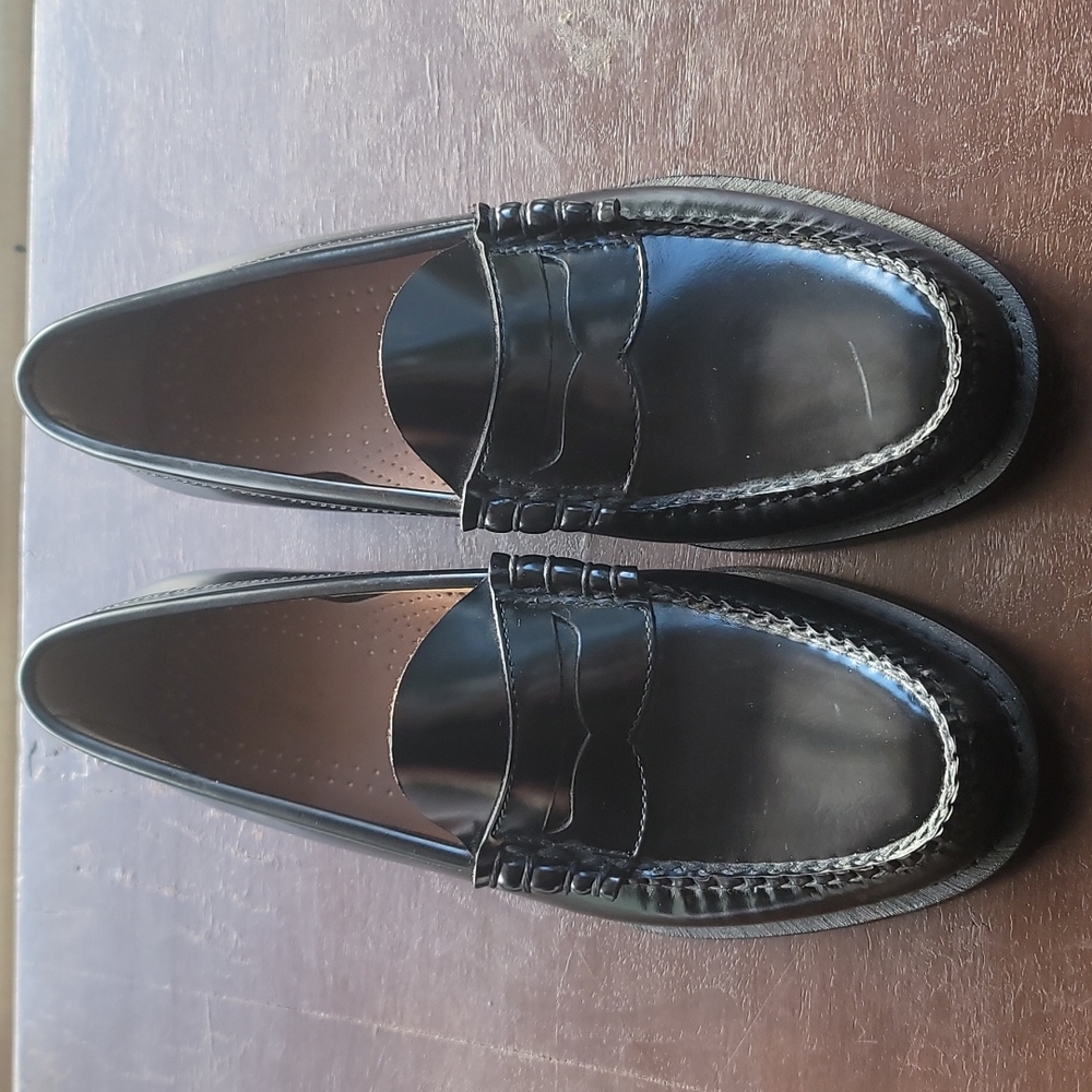 G.H. Bass & Co Weejuns men's black loafers NEW
